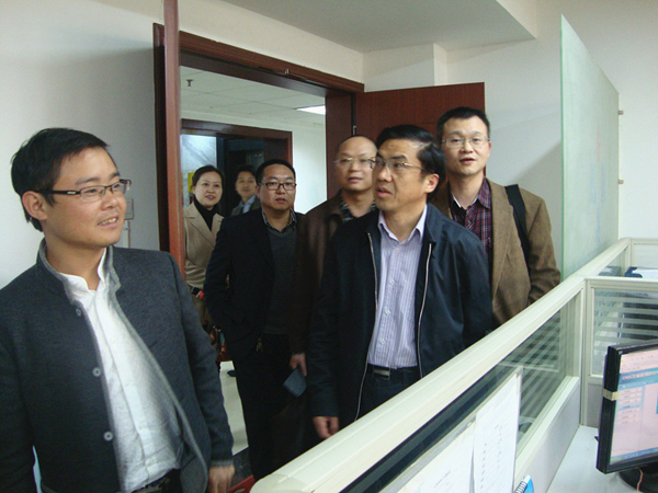 湘潭市人力資源和社會(huì)保障局局長陳鐵平來我公司參觀考察.jpg